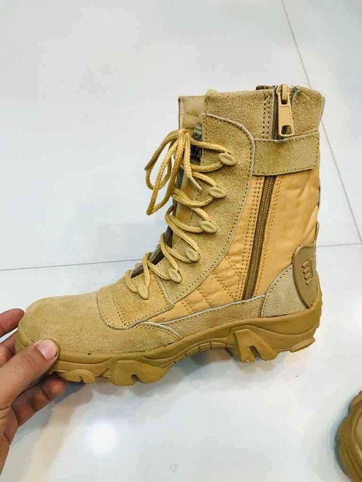 Men Comfortable combat  boots 0