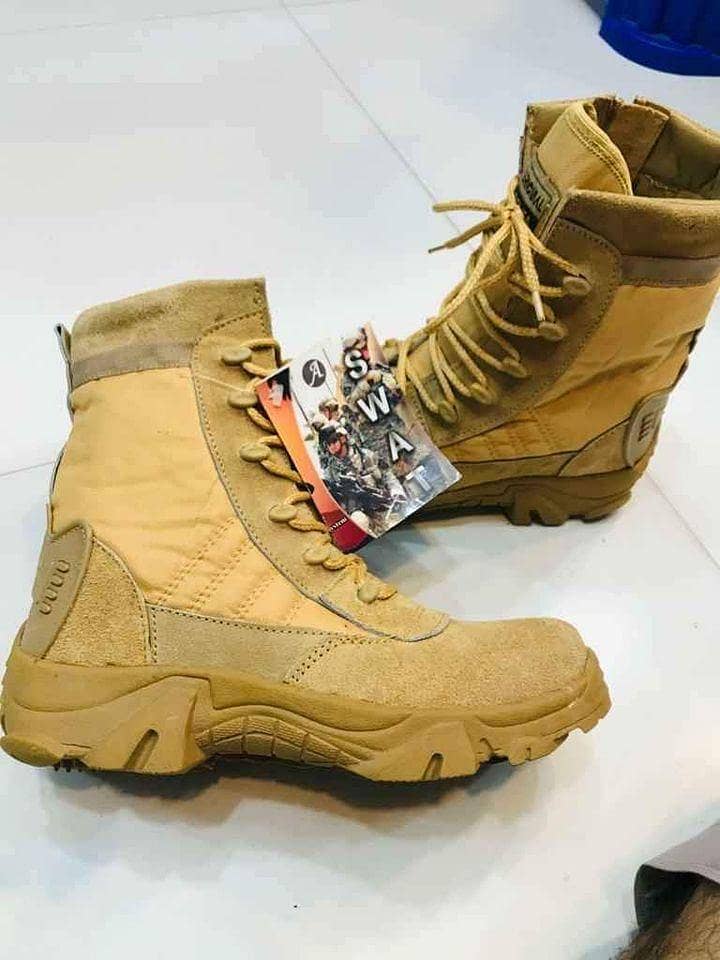 Men Comfortable combat  boots 3