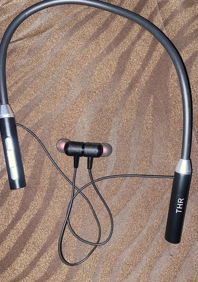 neckband THR water proof 18hrs battery whatapp 03338607755