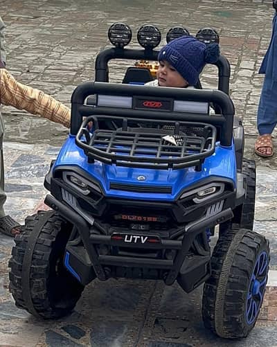 baby charjibal car 4*4 he all oke remote chrjr sat he .