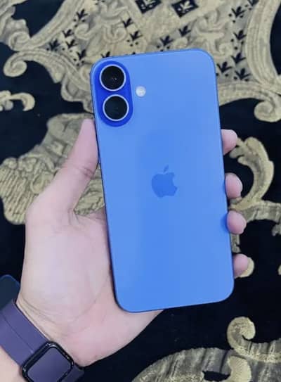 03303119903 Iphone 16 Blue 10/10