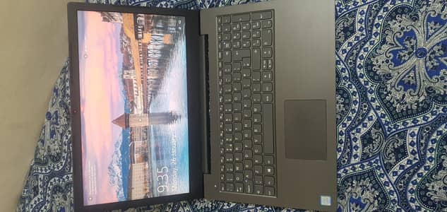 Lenovo 8 Gentration laptop 8 Ram 4 Gb Dedicated Graphics Type C