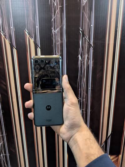 Motorola RAZR 40 Ultra 256GB | Non-PTA | 46K