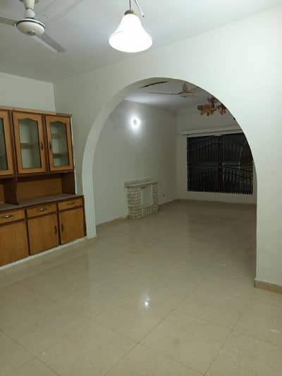 G-11/1 40*80 Ground portion Available For Rent