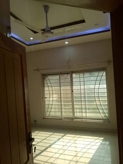 10 MARLA HOUSE FOR RENT IN DHA PHASE 2 ISLAMABAD - کرایہ کے لیے دستیاب ہے