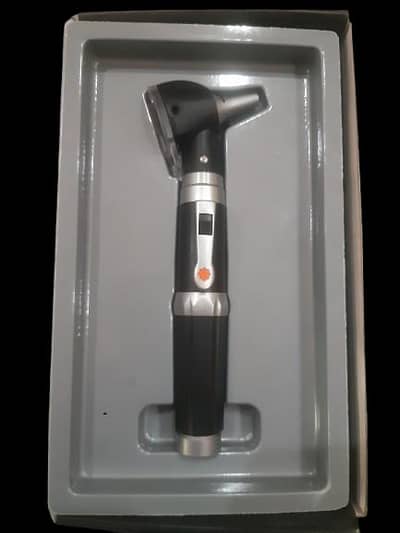 Otoscope with Seat/Base Charger