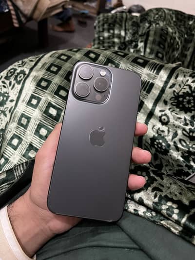 iPhone 15 Pro Max FU