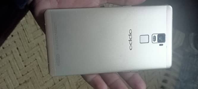 OPPO R7 Plus