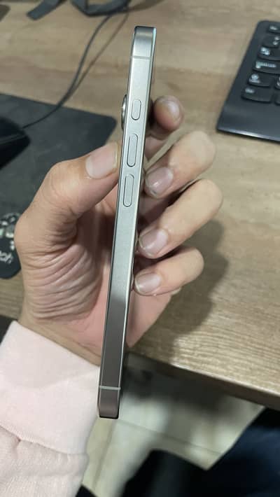 IPhone 16 pro Factory Unlock