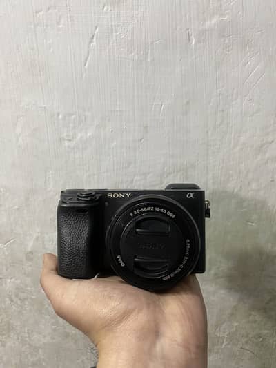Sony a6400 With 16-50mm Lens