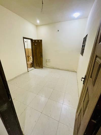 Flat For Rent In Sabzazar Scheme Near To Orange Line Job Holder's And Small Family Are Available There Fori Rabta Keray Secure Environment