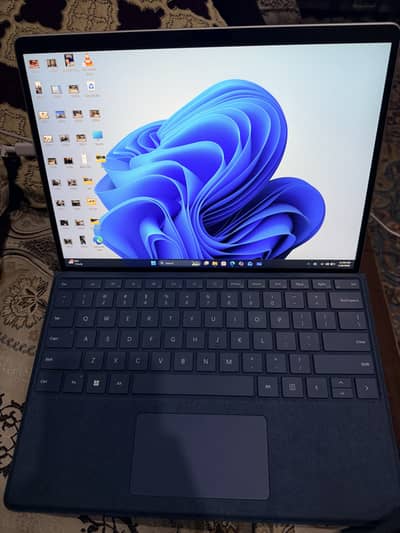 Microsoft Surface Pro 9  in 10/10 Condition