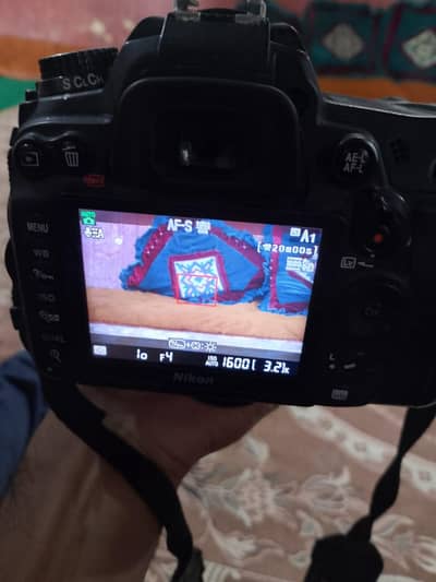 Nikon camera d7000  70 300lense all ok koi kharabi nhi hai