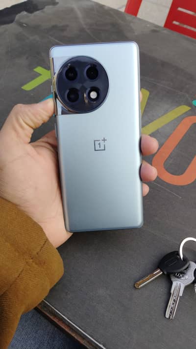 One Plus 11R 16/256 condition 10/10