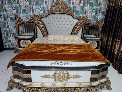 Royal Luxyry Bedroom set with dressing tables + Dresser Gold Finish