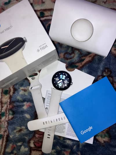 Google Pixel Watch 10/10 Mint Condition Full Box 0/3/7/0/3/9/6/4/6/2/5