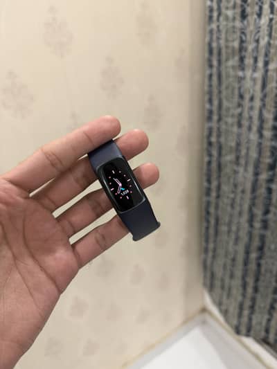 Fitbit Charge 5