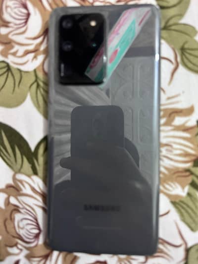 Samsung S20 ultra he bahot achi condition me he 10/9 condition he