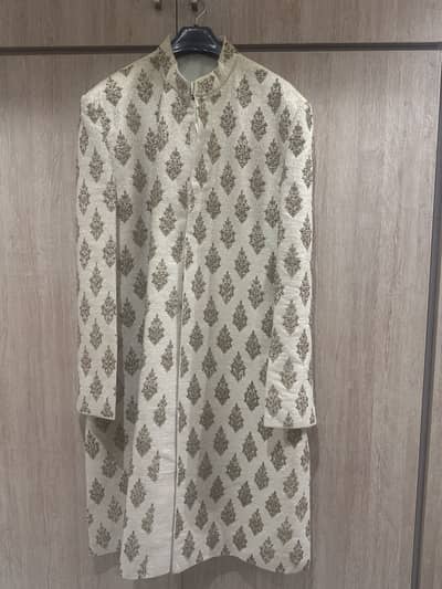 Shervani in good condition with Kulla like new XL size