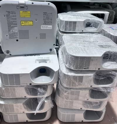 Multimedia Projectors VPS on rent with or without screen