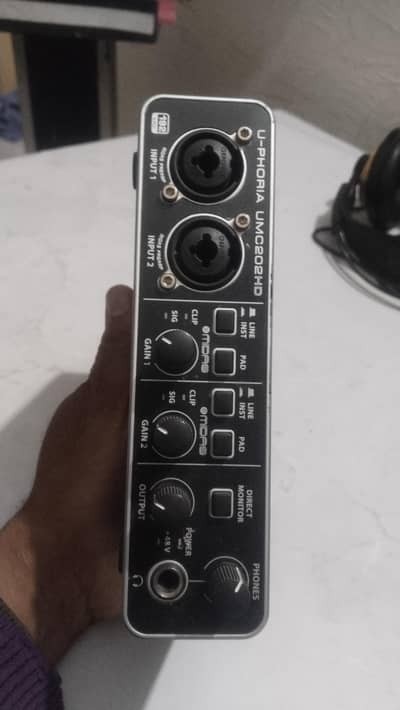 behringer UMC 202HD interface