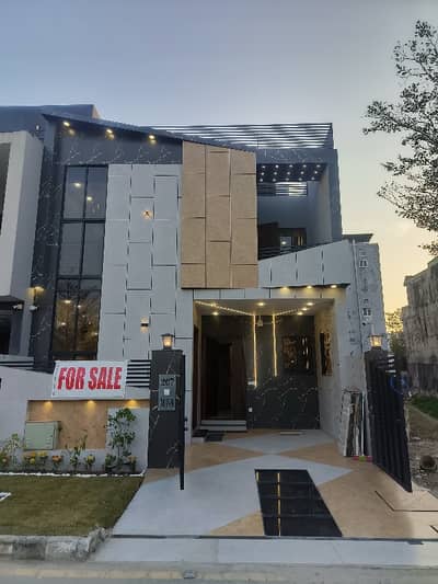 Levish 7 Marla Located On 60ft Road & Near To Park Brand New House For Sale In Sector M-7A Lake City Lahore