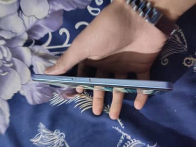 Redmi A3 10/10 condition All okay  Hy  jiss bhi ko chaiya rabta kary