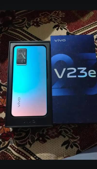 vivo v23e 12/256 urgnt sale  03099672659