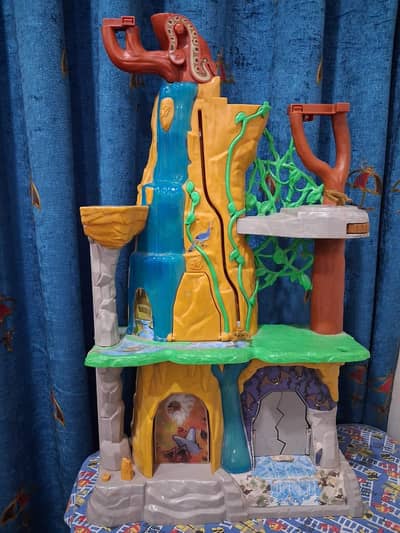 jungle tree and tool kit