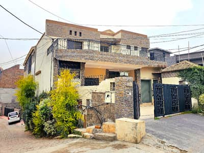 Corner 10 Marla Triple Storey 5 Bed House For Rent