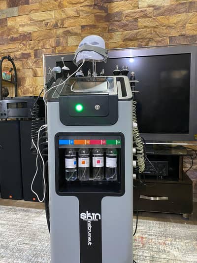 Hydra Facial machine, matelic pump, 11 in 1