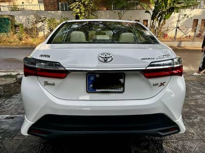 Toyota Altis Grande 2022 model X  CVT-i 1.8 beige interior