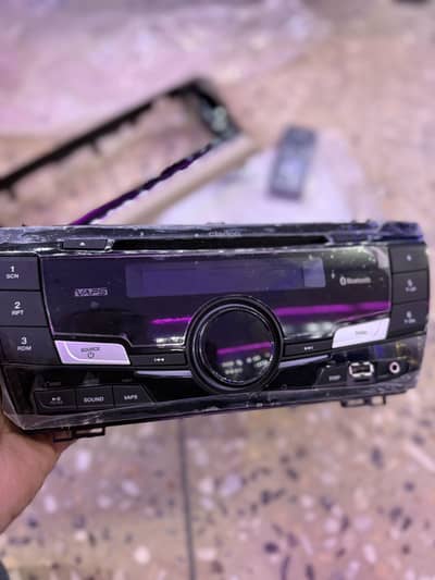 Toyota Corolla 2015 genuine campany fitted Bluetooth player cd option