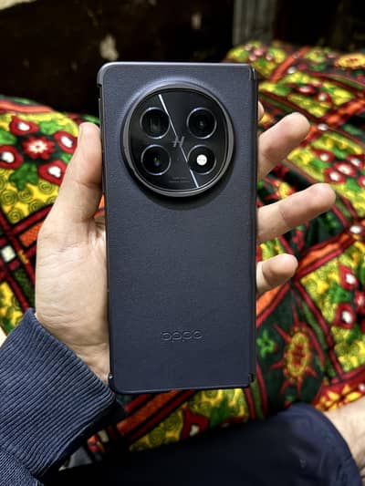 Oppo Find N5 Flip mobile 2 month sim chalegi