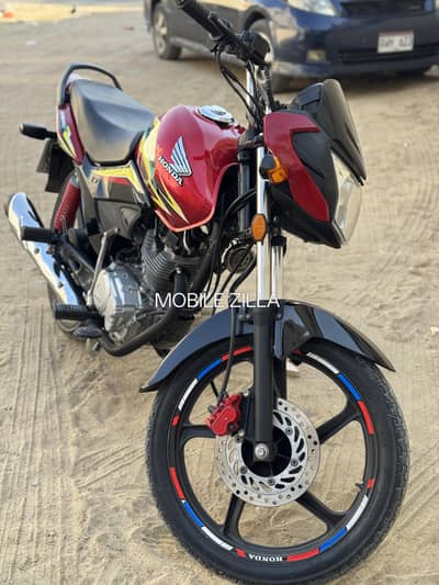 Honda CB 125f, Brand New, Original Condition