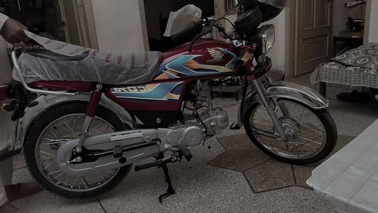 Honda CD 70 islamabad num 25 oct 2025 ki purchase 3172 km 03359845973