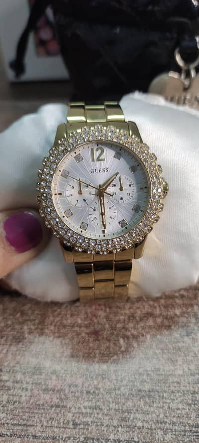 Guess Ladies Watch W0335L2 mint condition