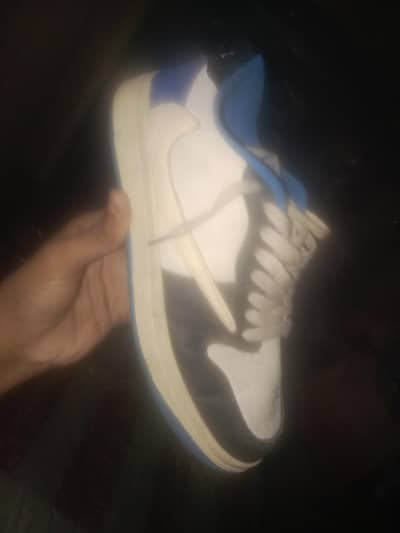 Har brand ka shoes available ha limited sizes WhatsApp num 03104158580