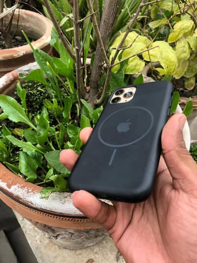 I phone 11 pro factory unlocked