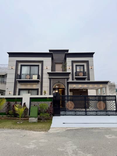 FULLY FURNISHED 1 KANAL BUNGALOW ON MAIN BOULEVARD DHA PHASE 6