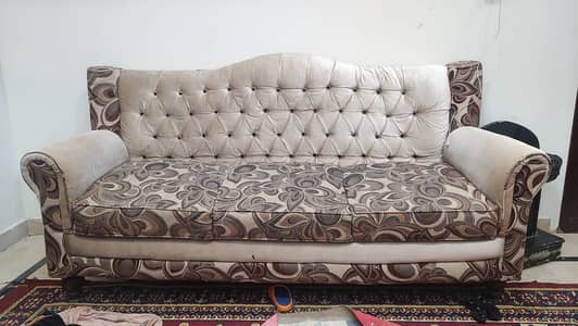 7seaters sofa sets just mid m thra dmge hai Baki new h