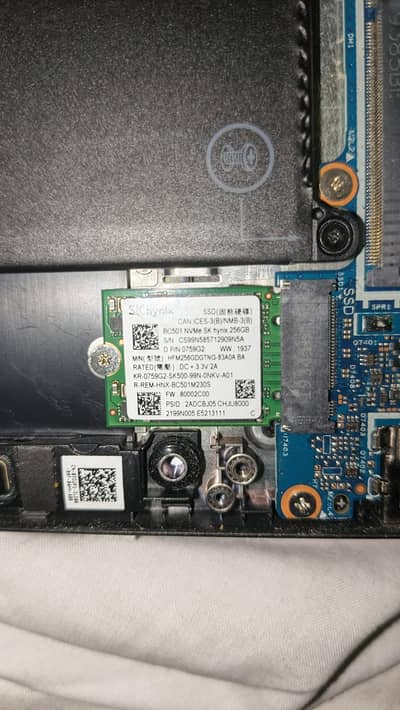 256 GB SSD original 10/10 fast data traveling For sale.