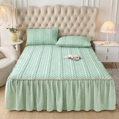 Luxury Quilted Velvet Bed Cover – Non-Slip Mattress Protector