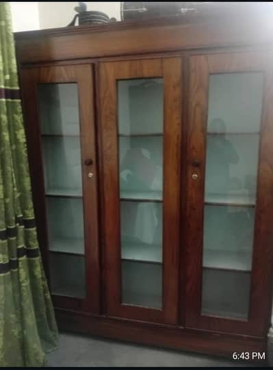 boat kum istamal shudah bartanun ki almari for sale. .