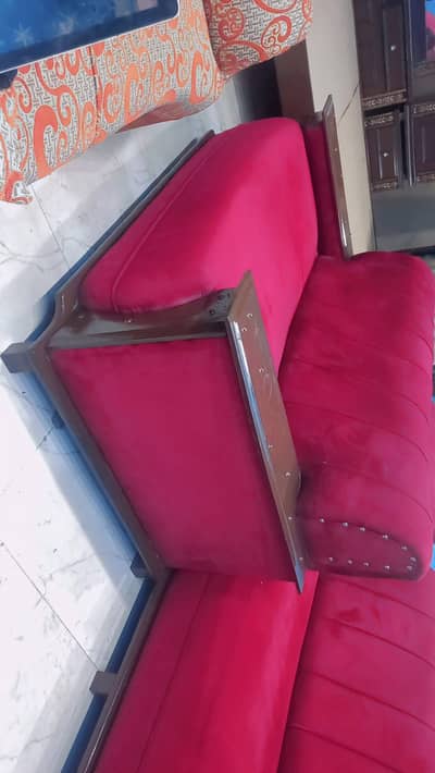 7 seater sofa set available