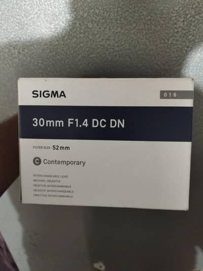 Sigma 30mm F/1.4 Dc DN