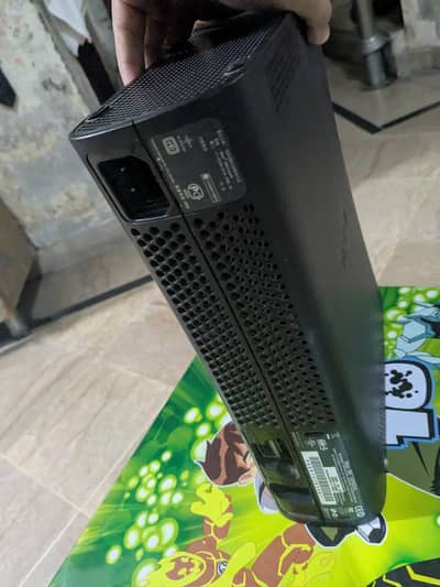 Xbox 360 – Box + Controller Box – 10 Games – Used Condition