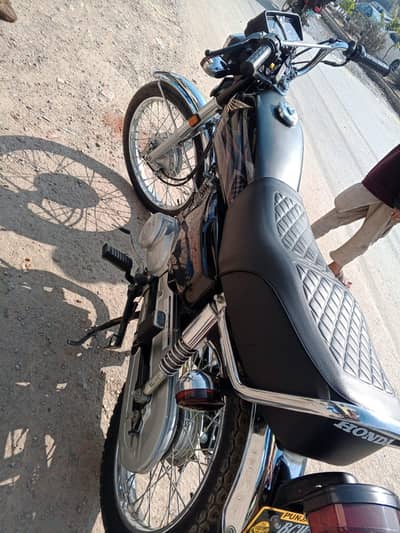 Honda 125. . . . madal 2025. . . . exchnce CD 70