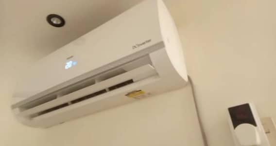 Haeir AC DC inverter haet and cool urgent sale 0343/4306801 watp