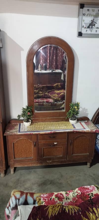 bartan almari our singar meez